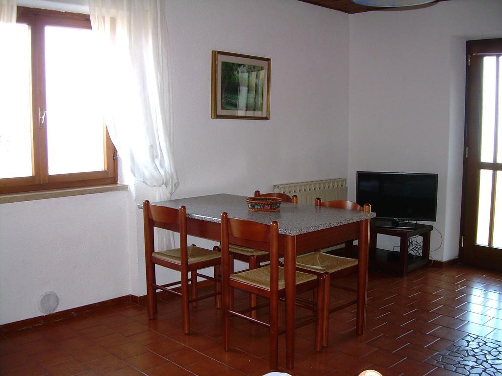 Casa Mary Daire Brenzone sul Garda Oda fotoğraf