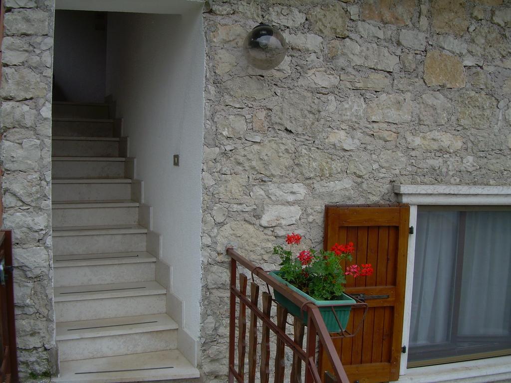Casa Mary Daire Brenzone sul Garda Oda fotoğraf
