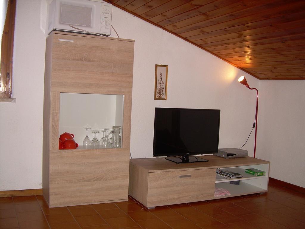 Casa Mary Daire Brenzone sul Garda Oda fotoğraf